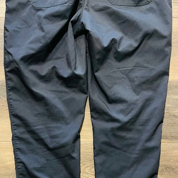 Cherokee Infinity Gray Scrub Set - Picture 8 of 10